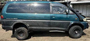 1995 MITSUBISHI DELICA SPACE GEAR 4X4 2.8 DIESEL AUTO BREAKING WHOLE CAR 4 PARTS - Picture 1 of 16