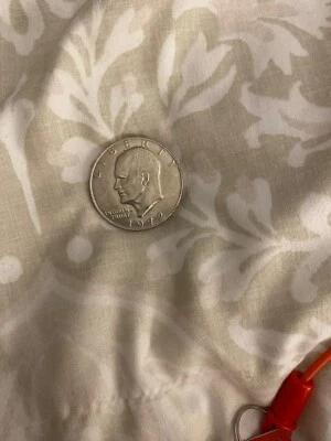 one doller coin with eagle - Image 1 of 2