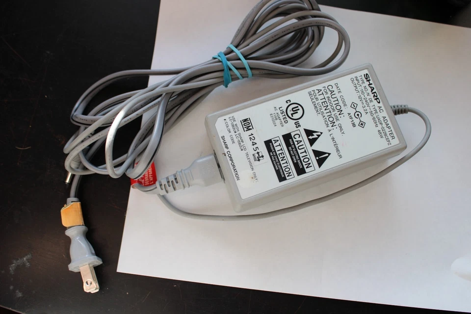 Sharp UADP-0228CEPZ 12V 3.2A Power Supply AC Adapter LC15M4U LC13B2U LC15B2U - Image 1 of 4