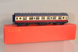 COMET MODELS KIT BUILT BR CRIMSON CREAM STANIER 2nd CLASS COACH M24739 om - Photo 1 sur 11