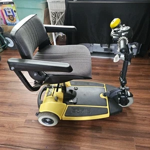 Sonic Pride Mobility GoGo Elite Traveller 3-Wheel Scooter Yellow New Batt SALE - Picture 1 of 12