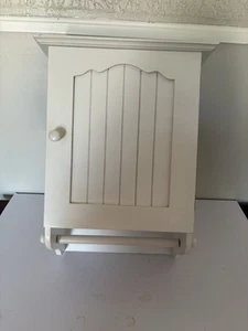 White Front 3 Shelf Medicine Cabinet W/ Towel Bar Shabby Chic /Boho - Picture 1 of 8