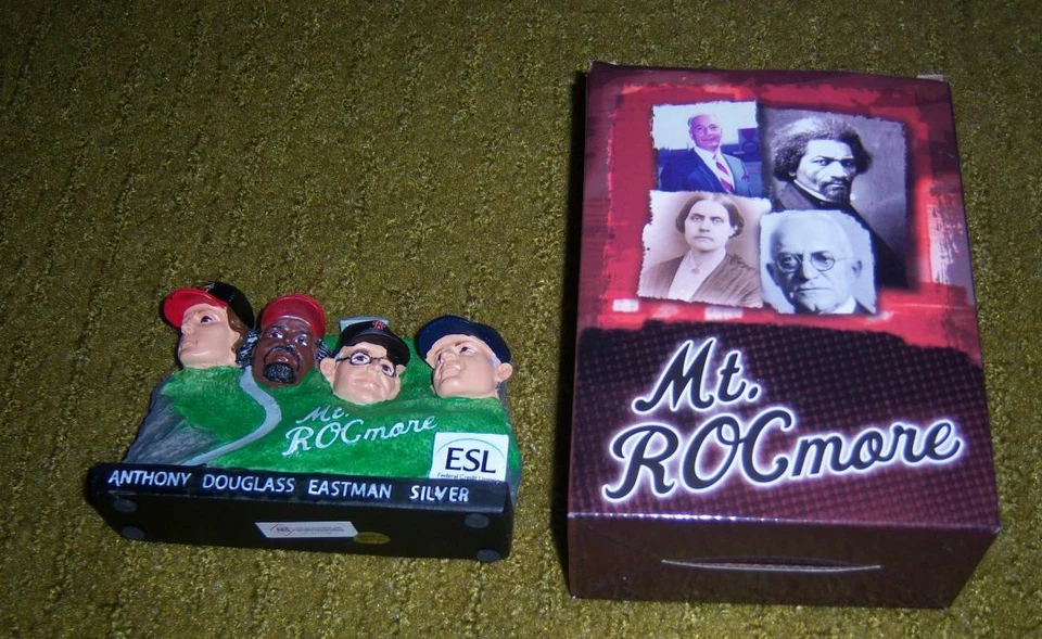 Como nuevo en caja ROCHESTER Red Wings MT. ESTATUA/figura de ROCMORE Susan B. Anthony Foto 1 de 4