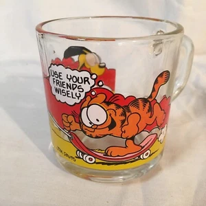 Taza de café y té Garfield McDonalds 1978 Use Your Friends Wisely Skateboard FS - Imagen 1 de 5