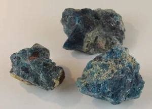Lot of 3 BLUE APATITE CRYSTALS - 3.9 cm / 96 grams - IPIRA, BAHIA, BRAZIL 28041 - Picture 1 of 5