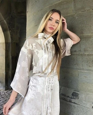 ZARA MUJER EDICIÓN LIMITADA LARGO CONTRASTE KIMONO Beige Arte Texturizado Foto 1 de 4