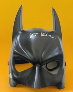 Máscara de Batman firmada por Val Kilmer certificado de autenticidad JSA - Imagen 1 de 2