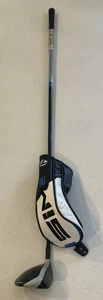 Taylor made Sim2 Max 5-wood RH Stiff Graphite Shaft W/head-cover Pre-Owned - Picture 1 of 7