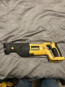 Dewalt 18 Volt Dc385 Cordless Reciprocating Saw - Picture 1 of 3