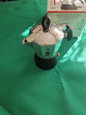 Bialetti Moka Express 3 Tazze Caffettiera Moka in Alluminio - Argento - Immagine 1 di 4