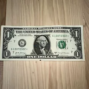 1 Dollar Bill Star Note Series 2017A Chicago G13072322* - Picture 1 of 3