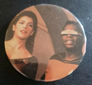 VTG Star Trek 2.25 Inch Pinback Button Lapel Pin Counselor Deanna Troi & Geordi - Picture 1 of 2