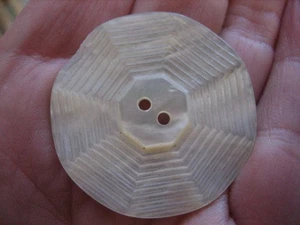 Vintage 1-1/2" Carved Bullseye MOP Mother Of Pearl Shell Button - O8 - Picture 1 of 6