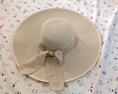 Nuevo sin etiquetas Sombrero de sol de paja de ala ancha para mujer con cinta, circunferencia de cabeza ajustable Foto 1 de 4