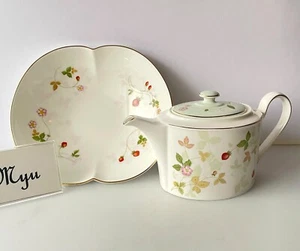 Wedgwood Wild Strawberry Pastel Teapot & Marriage Bowl 2 pcs Bone China UK - Picture 1 of 16