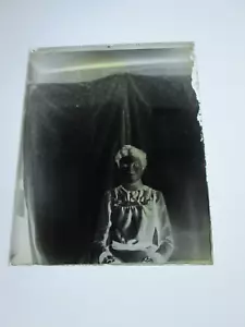 EINES (1) FRÜHEN 1900ER GLASNEGATIV: MAINE, ""FRAU POSIERT, STUDIO"" #3 - Bild 1 von 1