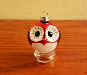 Art Glass Hand Crafted Owl Christmas Ornament Wide Eyes Red White Snow Modern - Picture 1 of 3