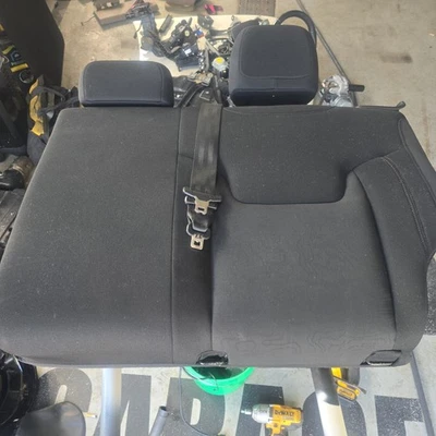 Jeep Renegade 2015-2018 trasero izquierdo segunda fila asiento respaldo cojín OEM Foto 1 de 4