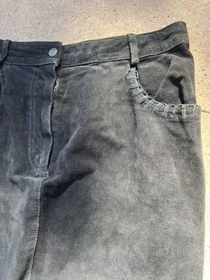 Saia de camurça vintage Y2K Express tamanho 13/14 preta midi ocidental cintura alta estilo década de 1970’s - Imagem 1 de 4