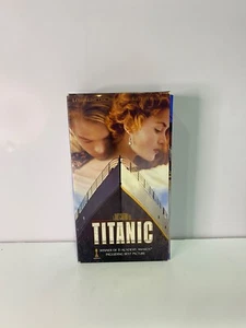Titanic (VHS, 1998, 2-Tape Set, Pan-and-Scan) - Picture 1 of 3