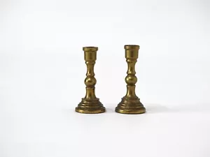Puppenstube Miniatur 1:12 Vintage Paar Messing Kerzenständer gedrechselt Möbel - Bild 1 von 8