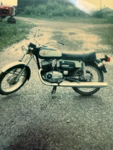 Polaroid Cool Jawa Motorcycle Bike Parked Art Vintage Photograph - Picture 1 of 3