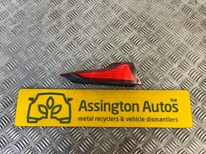 2005-09 Volvo C70 MK2 PRE FACELIFT Nearside Pass Rear Tailgate Light Reflector - Picture 1 of 9