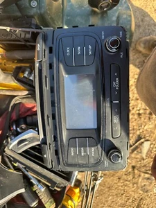 16-18 KIA SORENTO OEM RADIO RECEPTOR ESTÉREO 96180-C6000WK - Imagen 1 de 3