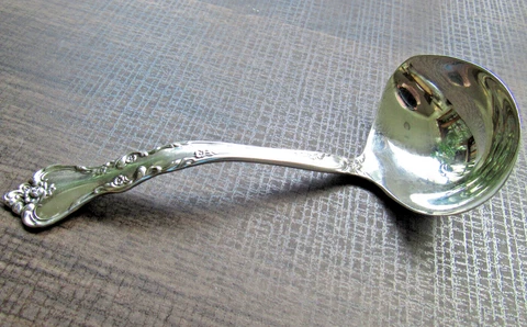 Vintage Reed & Barton Sterling Silver Gravy Sauce Ladle Savannah Pattern 1962 Cover