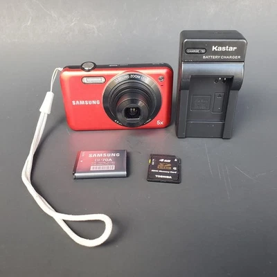 Samsung SL605 12.2MP Red Digital Camera 5X Zoom with Battery Charger & SD Card - Image 1 of 4