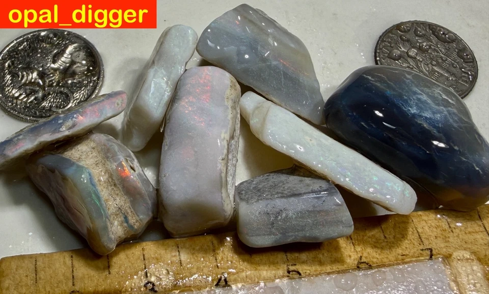 SUBASTAS AUSTRALIANAS DE ÓPALO ÁSPERO 🎄🎅BARRAS DE COLOR ROJO CRISTAL OSCURO NEGRO 139c VIDO Foto 1 de 4