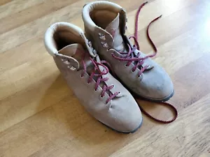 Vasque Herren 10 Bergschuhe Made in Italy Leder Vibram Sohle Rot Spitze - Bild 1 von 12