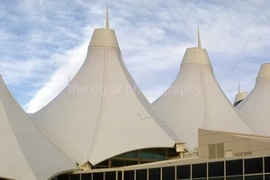 AEROPUERTO INTERNACIONAL DE DENVER Encontrado 35mm DIAPOSITIVA Foto ARQUITECTURA 57 LA 84 L - Imagen 1 de 1
