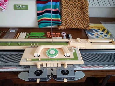 Brother KH 881 Knitting Machine Standard Gauge /Punch Card / Lace Carriage VGC - Image 1 of 4