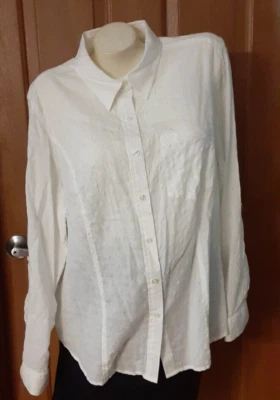 Jones New York Sport Woman Blouse White Roll Tab Sleeves Shirt Tail Plus 2X NWT - Image 1 of 4