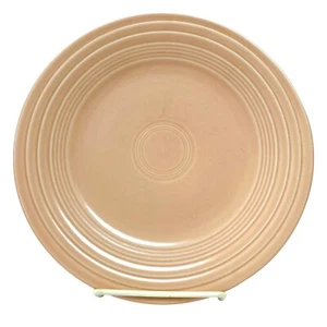 Plato de almuerzo Fiesta 9" poste de albaricoque 86 contemporáneo HLC retirado 1998 - Imagen 1 de 3