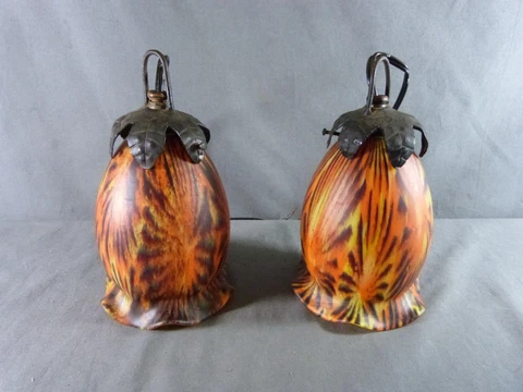 Pair of French Art Nouveau tulips in glass paste, Art Nouveau suspensions Cover