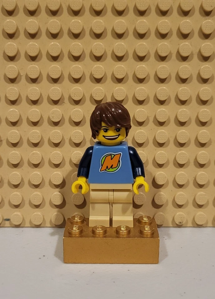 Lego Club Max Minifigure Promo 852996 EUC Gold Brick Anniversary - Image 1 of 1