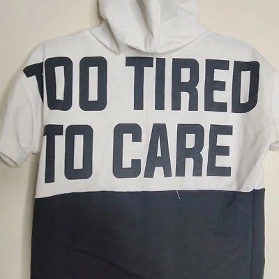 Sudadera con capucha de manga corta Rue21 talla XS Too Tired to Care negra blanca algodón polietileno Foto 1 de 4