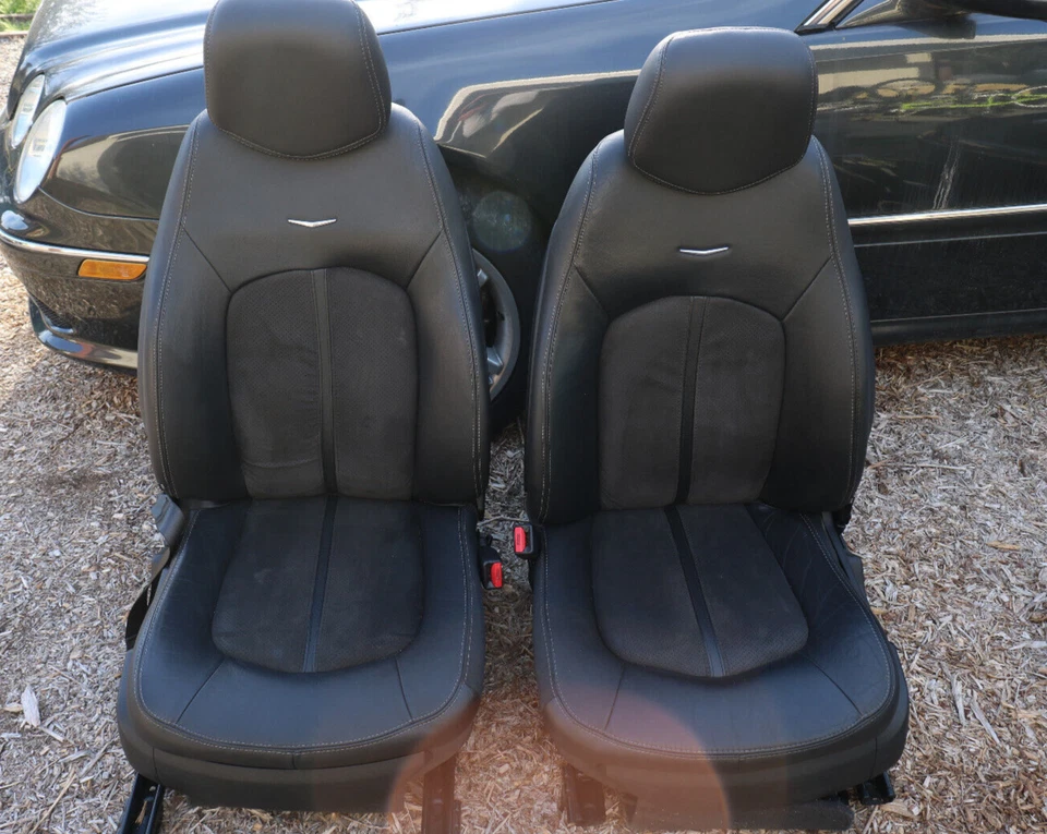 Передние сиденья для седана Chevrolet Cadillac CTS-V 2013 года - Изображение 1 из 4