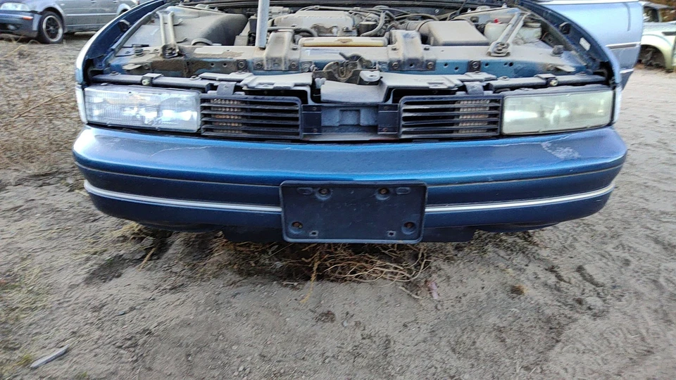 1988 - 1991 Olds Cutlass Cierra 前保险杠盖组件 Oem 蓝色 10091209 — 第 1/4 张图片
