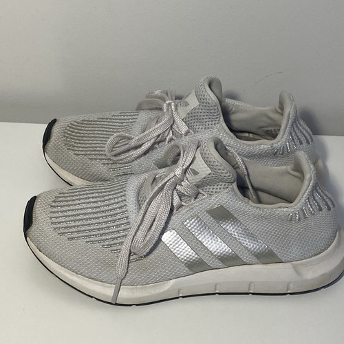 Scarpe Adidas Swift Run grigie scarpe da corsa sneakers scarpe da ginnastica CG4146 taglia 6