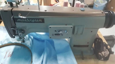 Máquina de bordar con monograma Meistergram M 100 J + mesa + accesorios. Foto 1 de 4