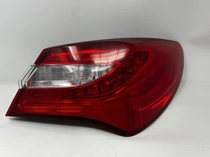 2011 2012 2013 2014 Chrysler 200 Sedan Right Passenger Side Taillight - Picture 1 of 5