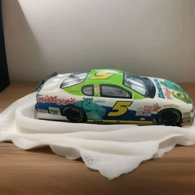 TERRY LABONTE 2001 KELLOGG'S MONSTERS INC. #5 1/24 ACTION DIECAST CAR 1/6,000 - Image 1 of 4