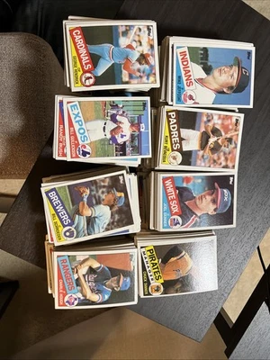 1985 Roger Clemens RC and 800 Commons 1985 Topps Baseball - Image 1 of 4