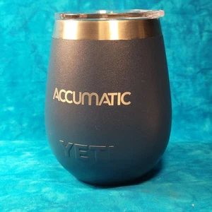Yeti Weinbecher dunkelblau Rambler isoliert Edelstahl 10oz mit Deckel NEU - Bild 1 von 7