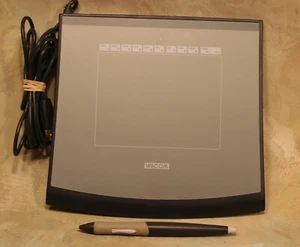 Wacom Intuos 2, 4x5 ,Mouse , Pen , Stand, Tablet/ XD-0450-U usb - Picture 1 of 1