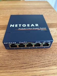 NETGEAR GS105 ProSafe 5 Port Gigabit Switch - Zdjęcie 1 z 9