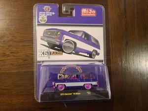 M2 Machines 1:64 1973 Chevrolet K5 Blazer Custom Violet White 31500-MJS41 Chase - Picture 1 of 3